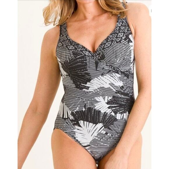 Miraclesuit Other - Miraclesuit It's A wrap in Moonlight Oasis Size 8 Beachy Vacation resort wear